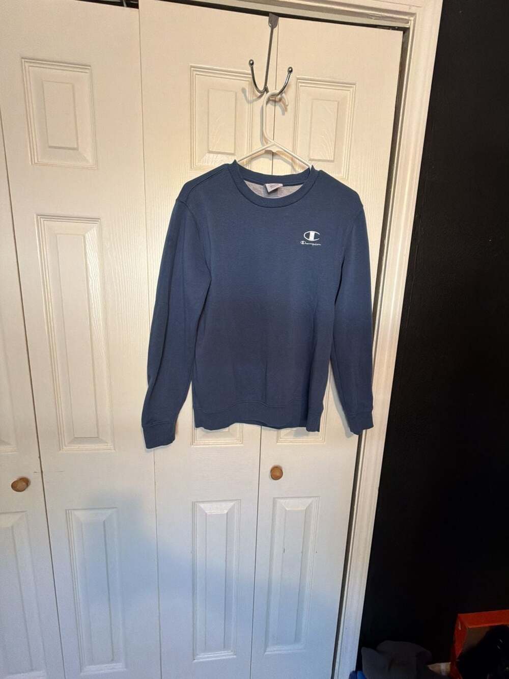Champion Crewneck Sweatshirt Size XL (18/20) Blue Embroidered Logo